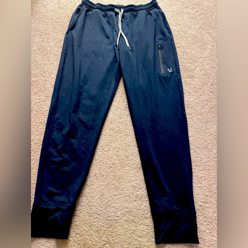 Vuori performance joggers- navy
